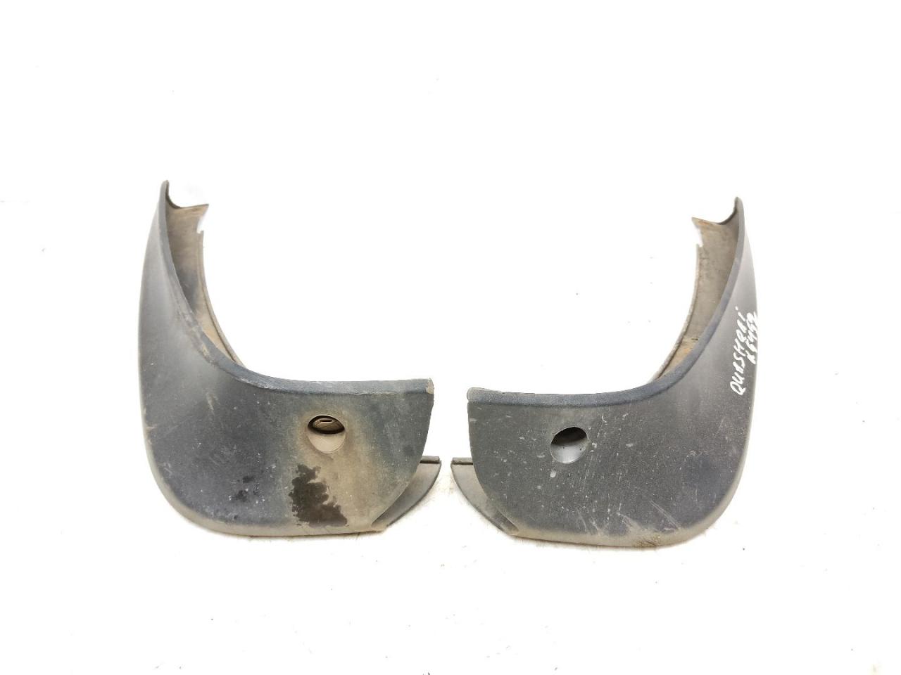 брызговик Nissan Qashqai 1 поколение 2007, 2.0 л., DCi, дизель, 6МКПП, чёрный, внедорожник 5 дв., передний привод, правый руль, KE788JD086 - фото №1