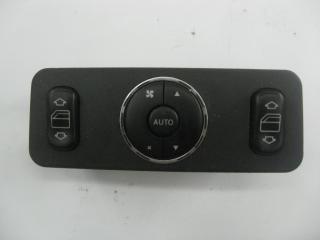 кнопка стеклоподъемника двери Mercedes-Benz M-Класс W163 [рестайлинг] 2002, 2.7 л., CDi, OM 612.963, дизель, АКПП, brillantsilber / 744, внедорожник 5 дв., полный привод, правый руль, A1638200326