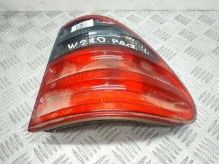 фонарь задний правый Mercedes-Benz E-Класс W210/S210 [рестайлинг] S210 1999, 2.8 л., i, M 112.920, бензин, АКПП, серый, универсал, задний привод, правый руль, A2108206864