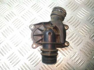 корпус термостата BMW X5 E53 2001, 3.0 л., D, M57 D30 (306D1), дизель, АКПП, titansilber / 354, внедорожник 5 дв., полный привод, правый руль