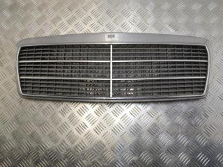 решетка радиатора Mercedes-Benz E-Класс W210/S210 S210 1998, 3.0 л., TD, OM 606.962, дизель, АКПП, серебро, универсал, задний привод, правый руль, 2108880023