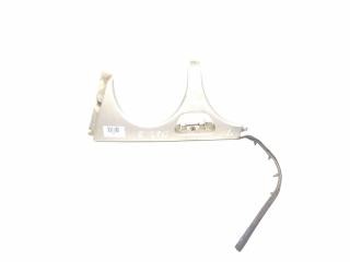 ресничка (ус) левой фары Mercedes-Benz E-Класс W210/S210 S210 1998, 3.0 л., TD, OM 606.962, дизель, АКПП, серебро, универсал, задний привод, правый руль, 2108200312