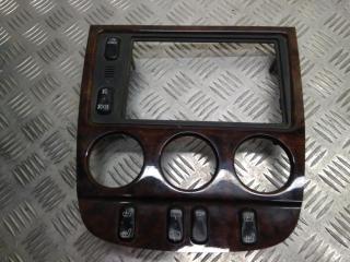 накладка декоративная Mercedes-Benz M-Класс W163 [рестайлинг] 2002, 2.7 л., CDi, OM 612.963, дизель, 6МКПП, brillantsilber / 744, внедорожник 5 дв., полный привод, правый руль, A1636808136