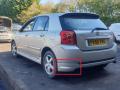 молдинг заднего бампера Toyota Corolla 9 поколение (E120/E130) [рестайлинг] 2006, 1.4 л., D-4D, 1ND-TV, дизель, 5МКПП, silver / 1c0, хетчбэк 5 дв., передний привод, правый руль, 76088-02020 - фото №5