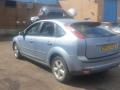 спойлер Ford Focus 2 поколение 2007, 1.6 л., i, HXDA, бензин, 5МКПП, голубой, хетчбэк 5 дв., передний привод, правый руль, 4M51-A44210-AK - фото №3