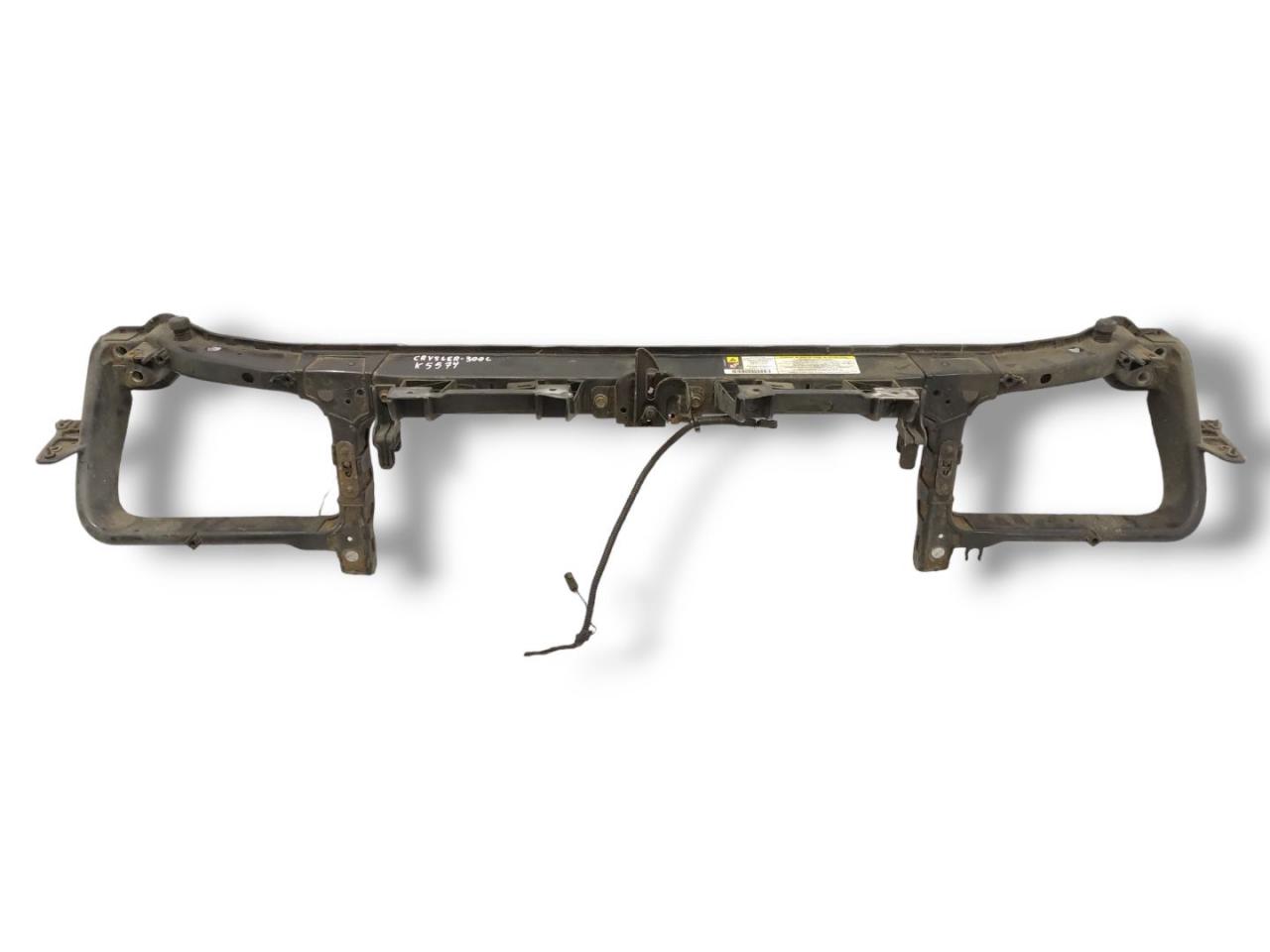 передняя панель крепления облицовки (телевизор) Chrysler 300C 1 поколение 2008, 3.0 л., CRD, EXL, дизель, АКПП, чёрный, седан, задний привод, правый руль, 04805843AH - фото №1