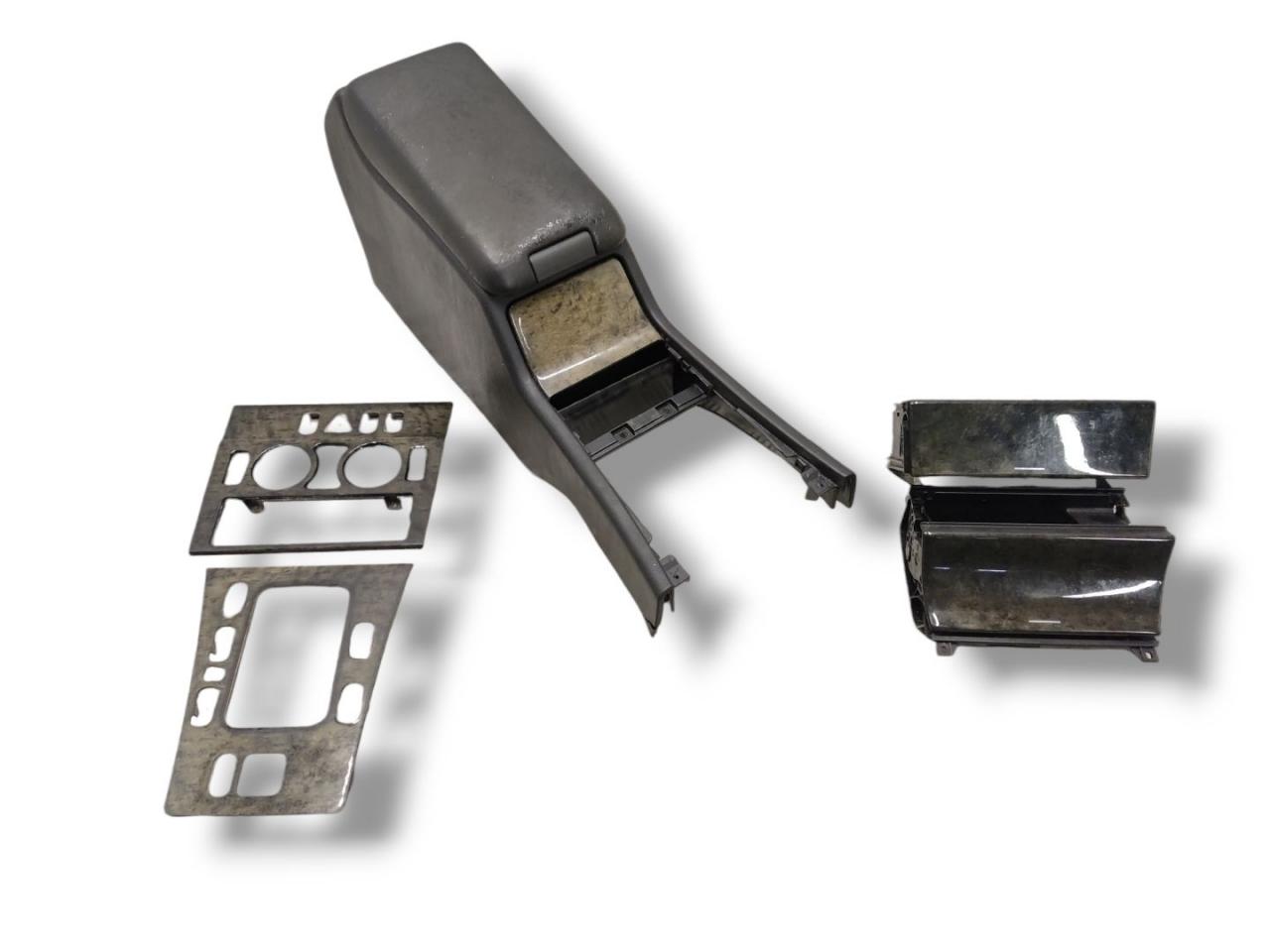 подлокотник Mercedes-Benz E-Класс W210/S210 1997, 2.3 л., i, M 111.970, бензин, АКПП, brillantsilber / 744, седан, задний привод, правый руль, A2106830308, A2106831708 - фото №1