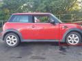 накладка колесной арки передний правый Mini Cooper 2 поколение R56 2007, 1.4 л., i, N12 B14 A, бензин, 6МКПП, chili red / 851, хетчбэк 3 дв., передний привод, правый руль, 7157104 - фото №3