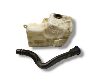 бачок омывателя Land Rover Discovery 3 поколение L319 2005, 2.7 л., TD, 276DT, дизель, 6МКПП, zambezi silver / lrc737, внедорожник 5 дв., полный привод, правый руль, DMB000121