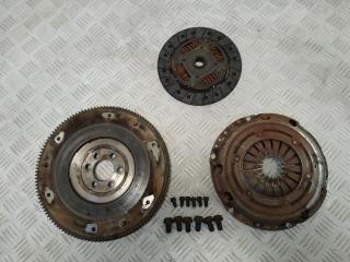 маховик Volkswagen Polo 4 поколение [рестайлинг] 2009, 1.2 л., i, BBM, бензин, 5МКПП, reflex silver / la7w, хетчбэк 5 дв., передний привод, правый руль, 03D105333, 03D105271