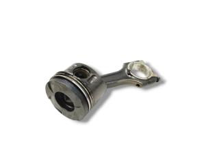 поршень Mercedes-Benz Sprinter 1 поколение (W901-905) [рестайлинг] W902 2002, 2.1 л., CDi, OM 611.981, дизель, 5МКПП, arktikweiss / 9147, микроавтобус, задний привод, правый руль, A6110300320, A6110301117, A6460300220, A6110300520, A6110301417, A6110300717, A6110300317, A6110301217, A6110301517, A6460300020