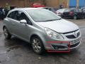 решётка бампера боковая правая Opel Corsa D 2008, 1.4 л., i, Z 14 XEP, бензин, 5МКПП, starsilber iii / 157, хетчбэк 3 дв., передний привод, правый руль, 13211479 - фото №3