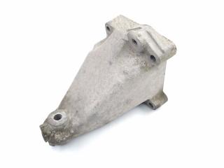 кронштейн двигателя Mercedes-Benz C-Класс W203/S203/CL203 [рестайлинг] CL203 2006, 1.8 л., Kompr, M 271.946, бензин, АКПП, серебро, 775u, хетчбэк 3 дв., задний привод, правый руль, A2712230904