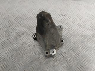 кронштейн двигателя Mercedes-Benz C-Класс W203/S203/CL203 W203 2002, 1.8 л., Kompr, M 271.946, бензин, АКПП, cubanitsilber / 723, седан, задний привод, правый руль, A2712230904