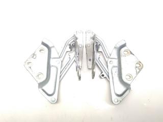 петля капота Volkswagen Touareg 1 поколение 2005, 2.5 л., TDi PD, BAC, дизель, АКПП, silberblau / lb5s, внедорожник 5 дв., полный привод, правый руль, 7L6823301, 7L6823302