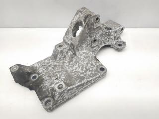 кронштейн генератора Volkswagen Polo 4 поколение 2004, 1.9 л., TDi PD, ATD, дизель, 5МКПП, зелёный, хетчбэк 5 дв., передний привод, правый руль, 038903143R