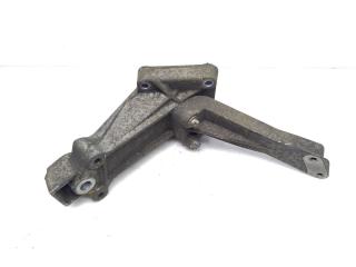 кронштейн двигателя Mercedes-Benz Sprinter 1 поколение (W901-905) [рестайлинг] W901 2001, 2.1 л., CDi, OM 611.987, дизель, 5МКПП, arktikweiss / 9147, микроавтобус, задний привод, правый руль, A6112230404, A6012233604