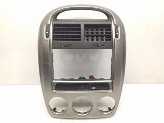 дефлектор обдува салона Kia Cerato 1 поколение [рестайлинг] LD 2007, 1.6 л., i, G4ED, бензин, 5МКПП, clear silver / 6c, хетчбэк 5 дв., передний привод, правый руль