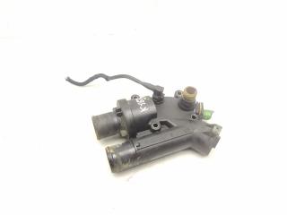 корпус термостата Peugeot 407 1 поколение 2008, 2.2 л., HDi, 4HT (DW12BTED4), дизель, 6МКПП, серый, седан, передний привод, правый руль, 965718208