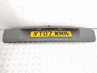 накладка двери (крышки) багажника Renault Scenic 2 поколение [рестайлинг] 2007, 1.6 л., i, K4M 766, бензин, 6МКПП, серебро, минивэн, передний привод, правый руль, 01001S09