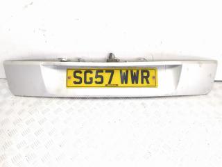 накладка двери (крышки) багажника Renault Scenic 2 поколение [рестайлинг] 2007, 1.4 л., i, K4J 740, бензин, 5МКПП, серебро, минивэн, передний привод, правый руль, 01001S09