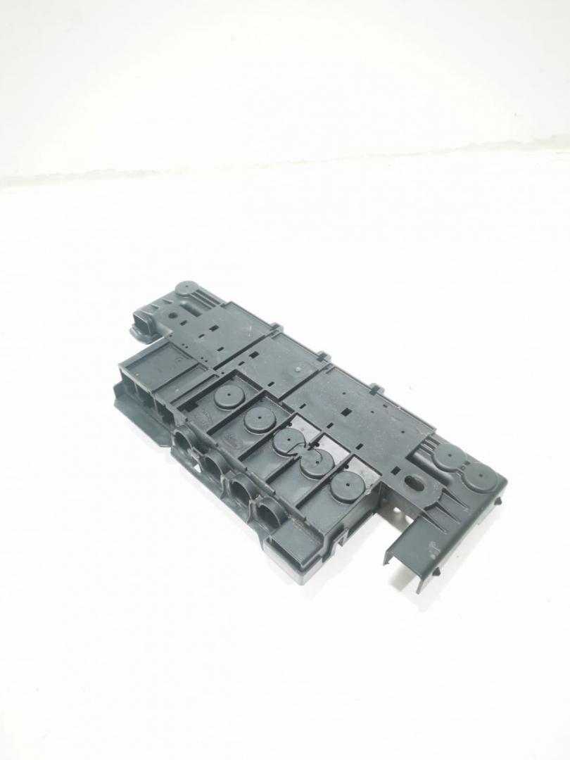 блок предохранителей Land Rover Range Rover 4 поколение 2016, 5.0 л., бензин, АКПП, внедорожник 5 дв., HPLA14A073FC - фото №1