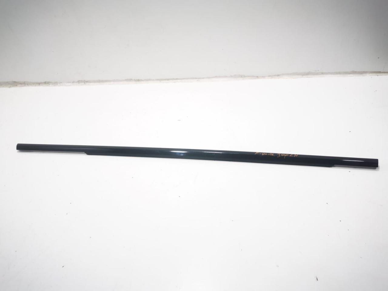 молдинг двери задней левой Jaguar F-Pace 1 поколение 2020, 3.0 л., дизель, АКПП, внедорожник 5 дв. - фото №1