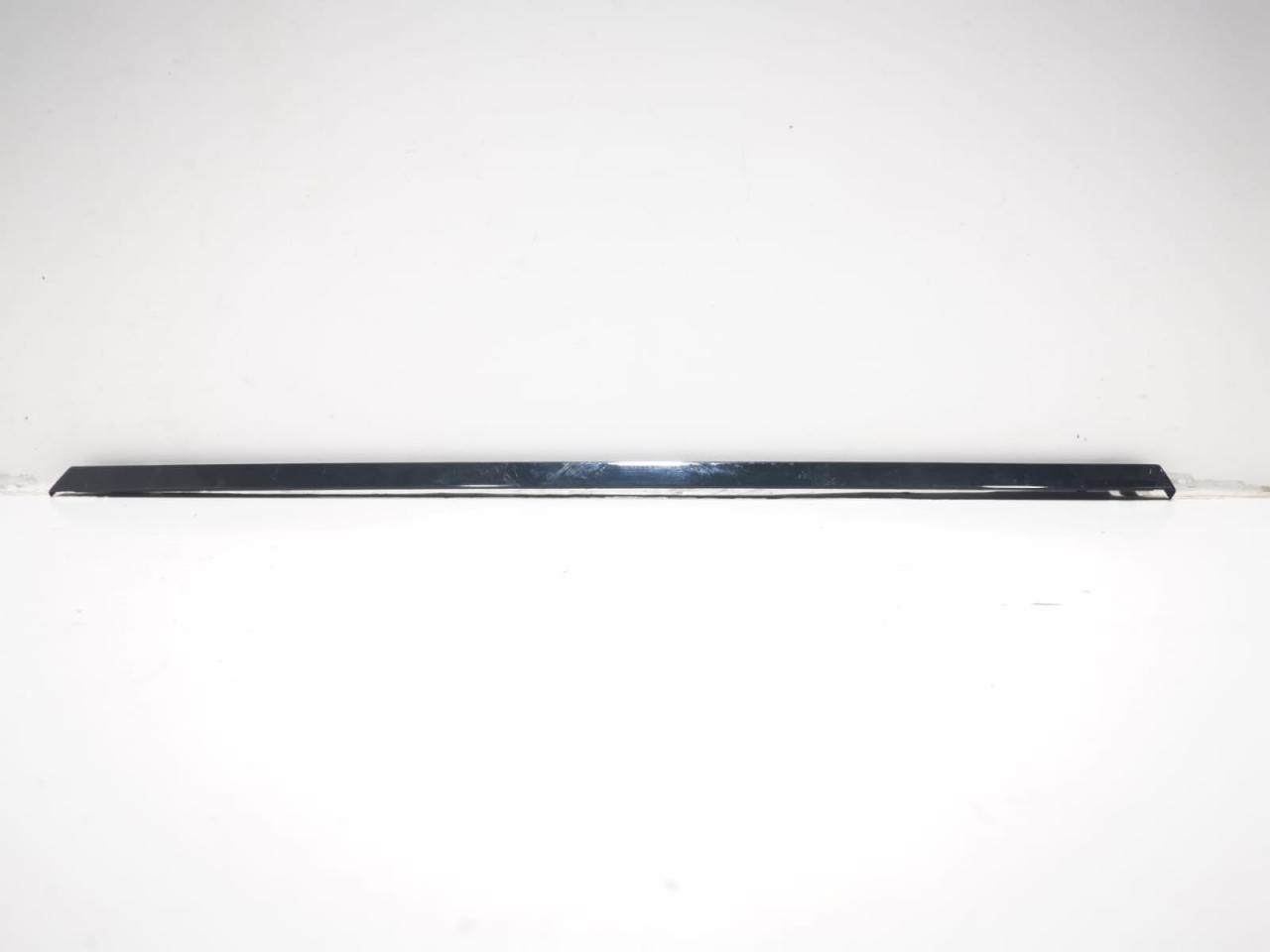 молдинг двери задней правой Land Rover Range Rover 4 поколение 2017, 4.4 л., дизель, АКПП, внедорожник 5 дв., CK52255A60A - фото №1