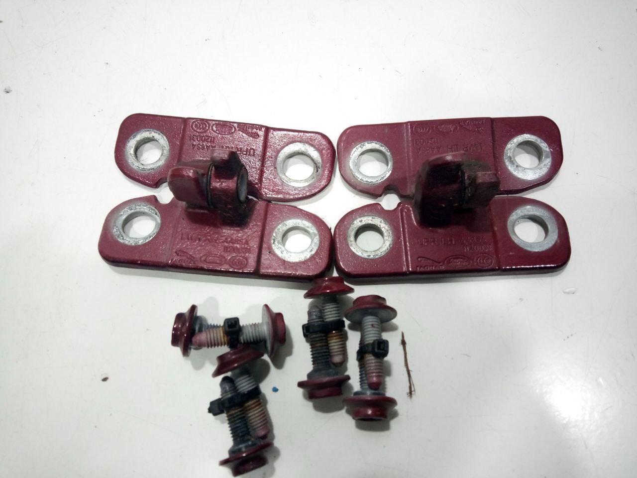 петля двери Jaguar F-Pace 1 поколение 2020, 3.0 л., дизель, АКПП, внедорожник 5 дв. - фото №1