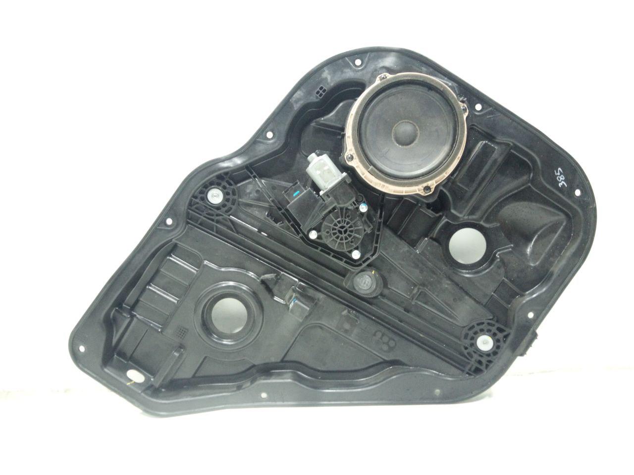 стеклоподъемник задний левый Hyundai Santa Fe 4 поколение 2020, 2.2 л., дизель, АКПП, внедорожник 5 дв., 95300-00100 - фото №1