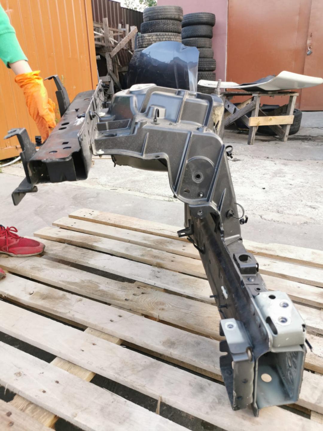 лонжерон правый Jaguar F-Pace 1 поколение 2018, 3.0 л., бензин, АКПП, внедорожник 5 дв. - фото №1