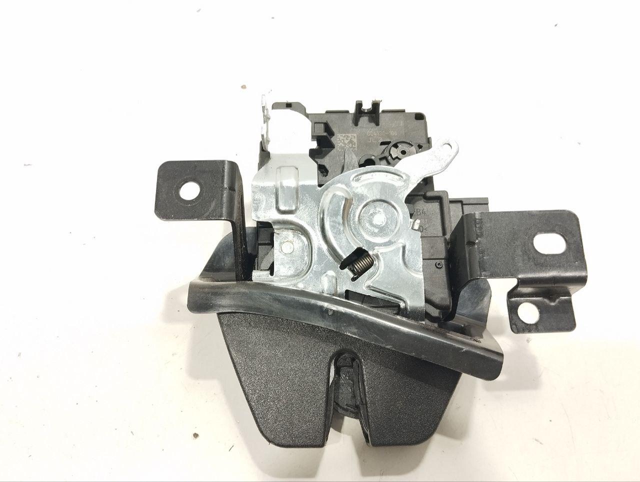 замок багажника Land Rover Range Rover 4 поколение 2017, 4.4 л., дизель, АКПП, внедорожник 5 дв., CPLA-442A67-BE - фото №1