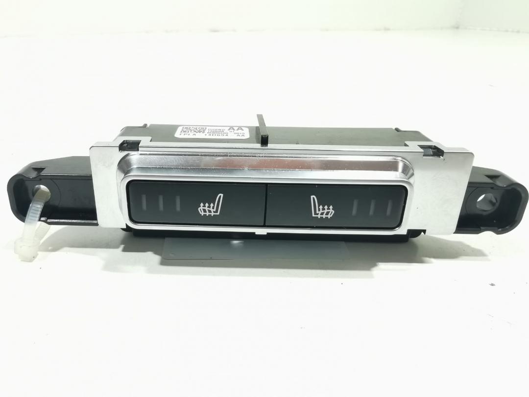 кнопка обогрева сидений Land Rover Range Rover Sport 2 поколение 2017, 3.0 л., дизель, АКПП, внедорожник 5 дв., FPLA-14D694-AA - фото №1