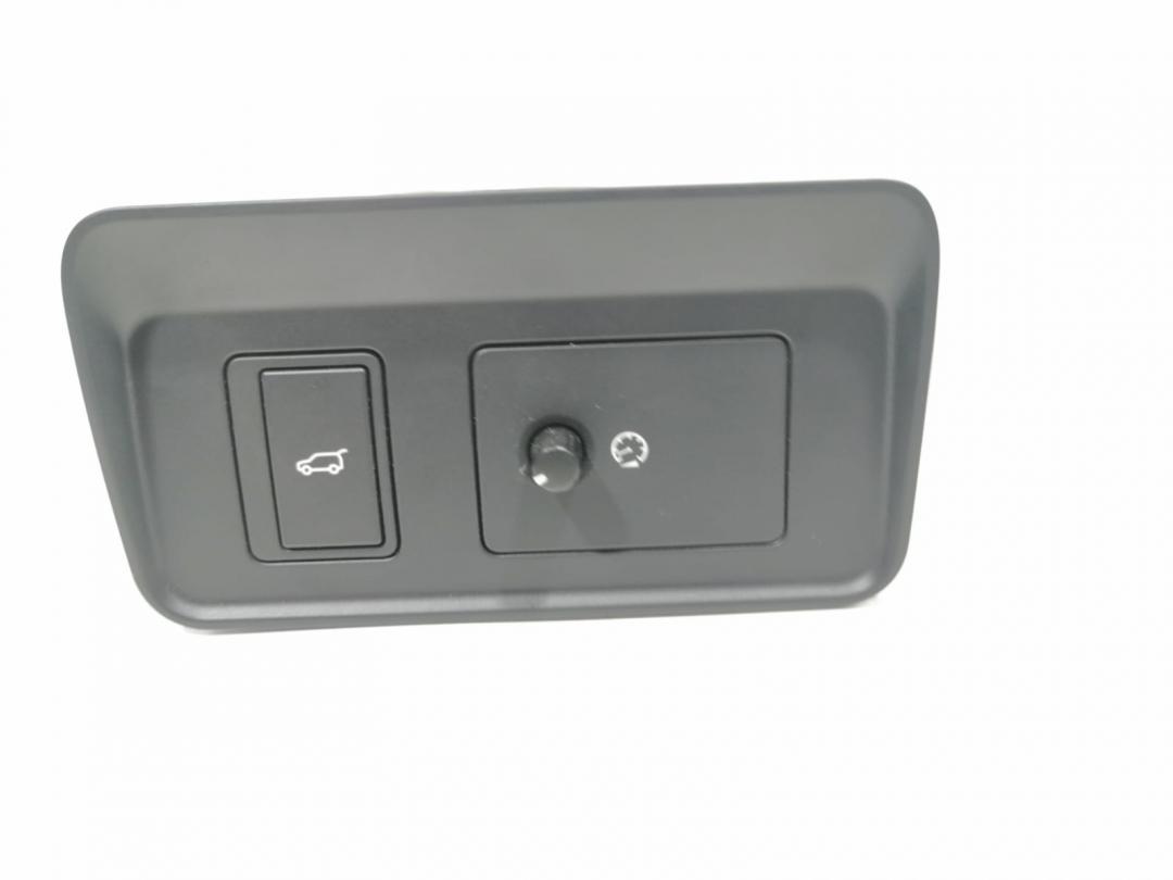 кнопка открытия багажника Land Rover Range Rover Sport 2 поколение 2017, 3.0 л., дизель, АКПП, внедорожник 5 дв., FK72-11564-B - фото №1