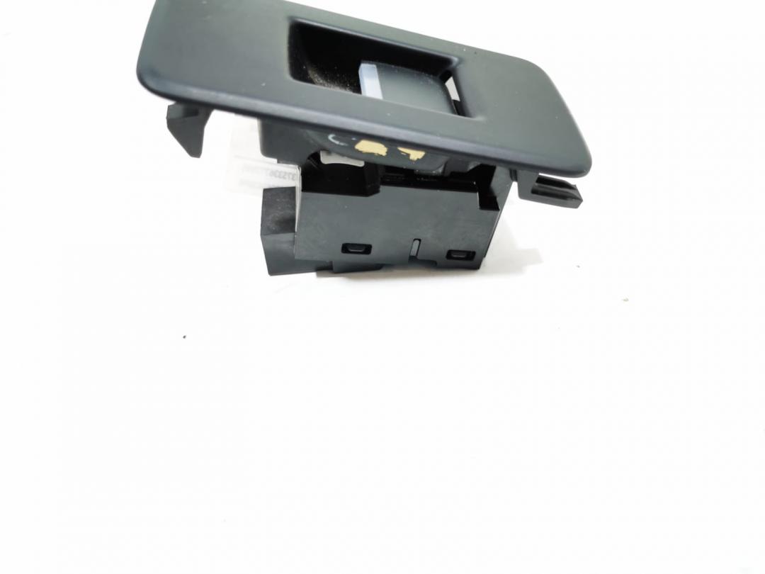 кнопка стеклоподъемника двери Land Rover Discovery 5 поколение 2020, 3.0 л., 306DT, дизель, АКПП, внедорожник 5 дв., FK7214717AB - фото №1