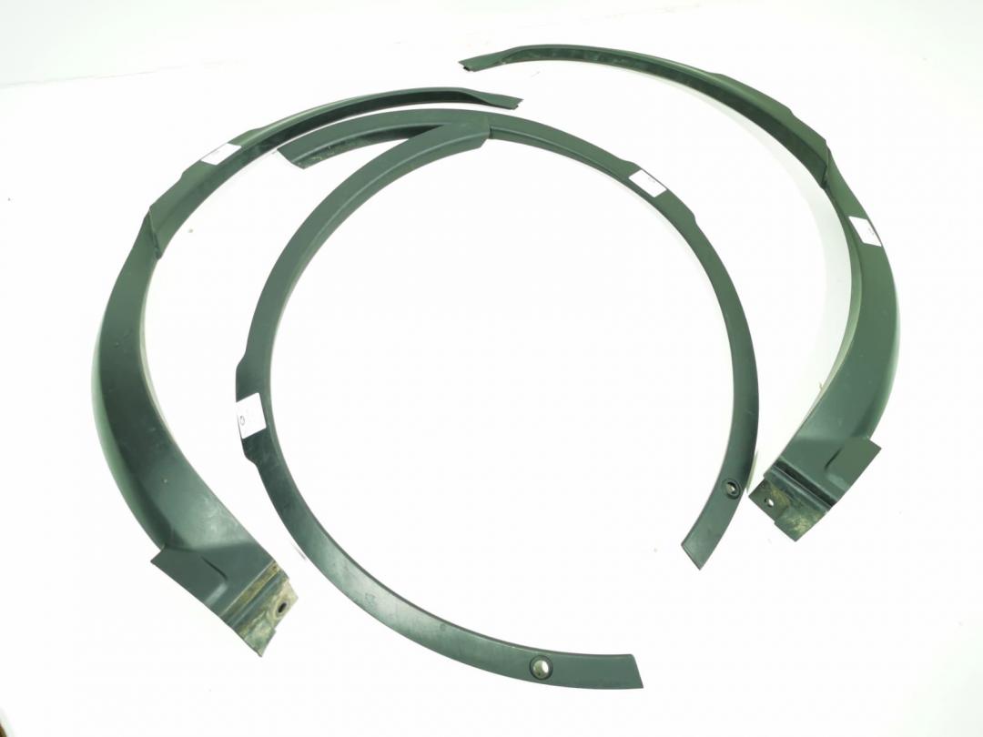 накладка колесной арки Land Rover Discovery 5 поколение 2020, 3.0 л., 306DT, дизель, АКПП, внедорожник 5 дв., HY32-16A074-AE, HY32-16A074-BE - фото №1