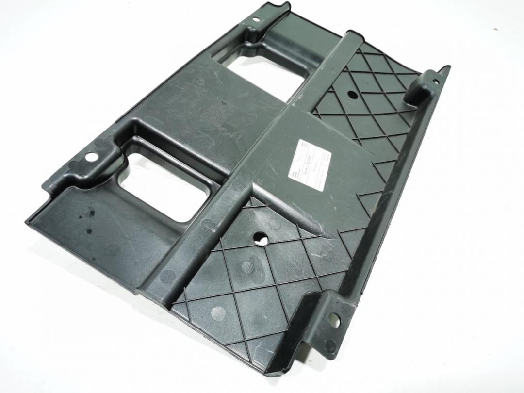 пластик Jaguar F-Pace 1 поколение 2018, 3.0 л., бензин, АКПП, внедорожник 5 дв., HK83-130B14-AA - фото №1