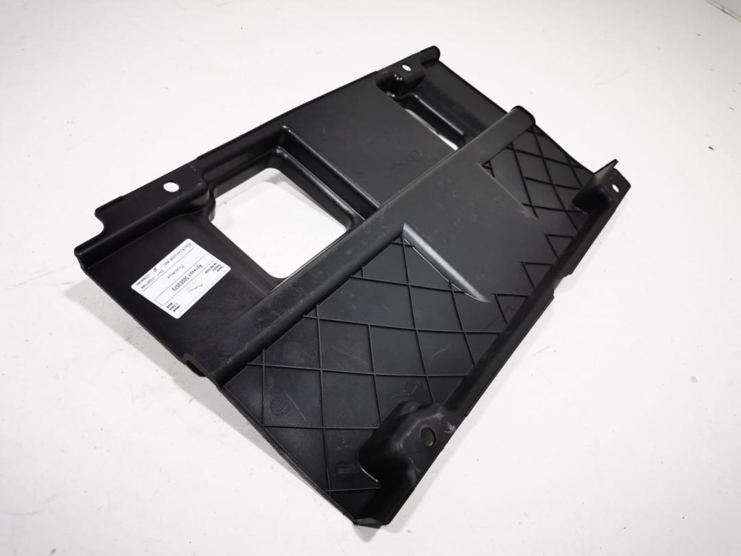 пластик Jaguar F-Pace 1 поколение 2018, 3.0 л., бензин, АКПП, внедорожник 5 дв., HK83-130B14-BA - фото №1