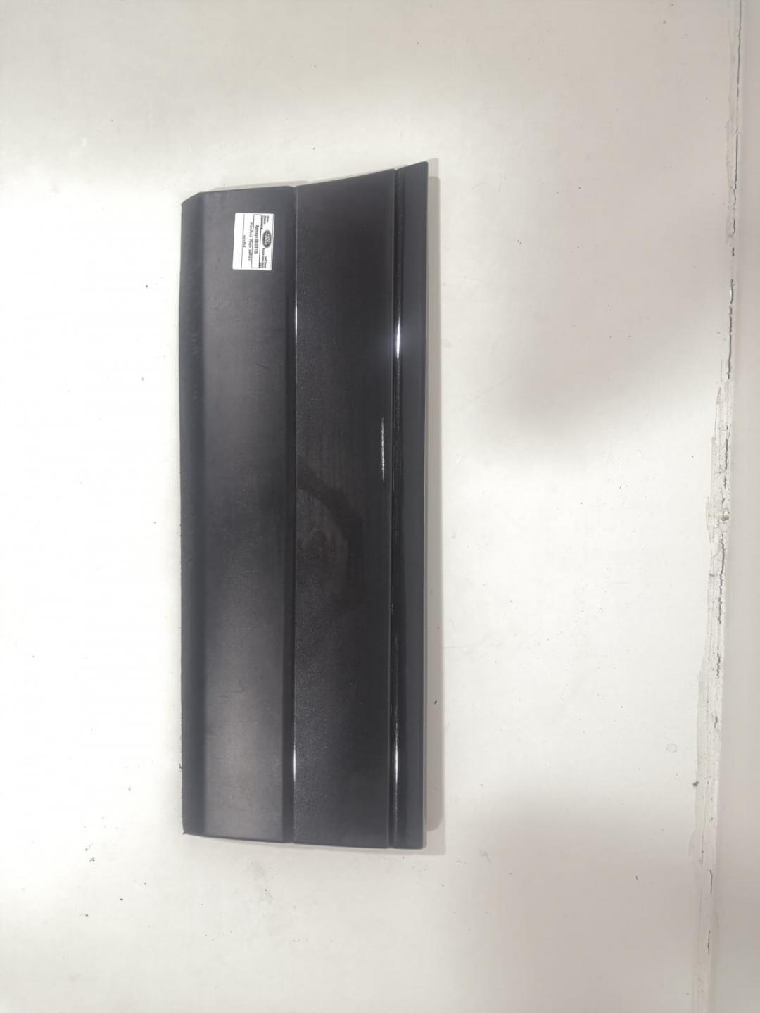 молдинг двери задней правой Land Rover Range Rover 4 поколение 2017, 4.4 л., дизель, АКПП, внедорожник 5 дв., CK52274A48AC - фото №1