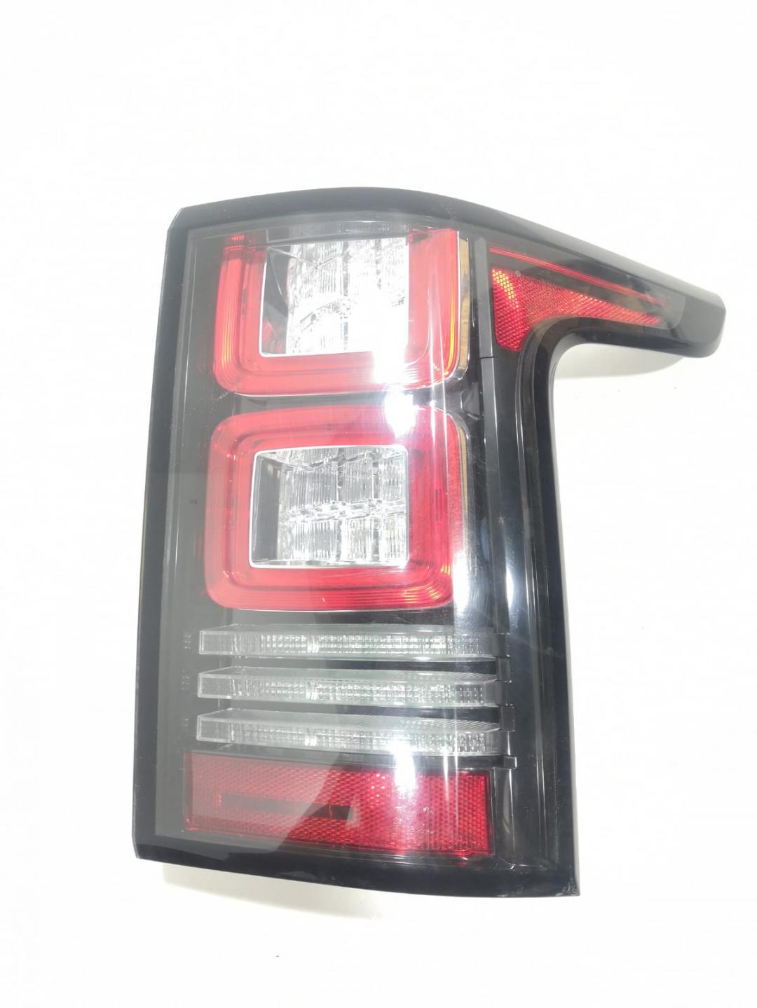 фонарь задний правый Land Rover Range Rover 4 поколение 2017, 4.4 л., дизель, АКПП, внедорожник 5 дв. - фото №1