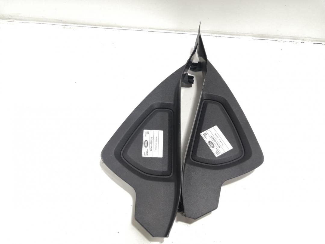 пластик Land Rover Range Rover Velar 1 поколение 2020, 2.0 л., 204DTD, дизель, АКПП, внедорожник 5 дв. - фото №1