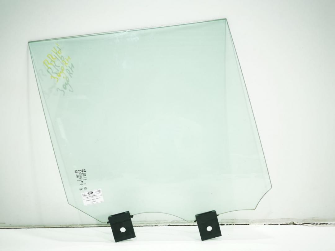 стекло двери задней правой Land Rover Range Rover 4 поколение 2016, 5.0 л., бензин, АКПП, внедорожник 5 дв. - фото №1