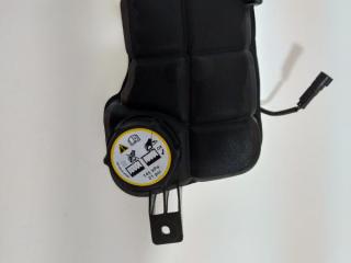 бачок расширительный Land Rover Discovery Sport 1 поколение 2017, 2.0 л., 204DTD, дизель, АКПП, внедорожник 5 дв., FK728K218AA