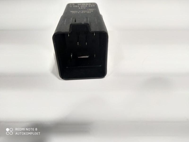 Блок управления дополнительным отопителем Land Rover Range Rover 4 поколение 2015, 3.0 л., дизель, АКПП, внедорожник 5 дв., 0281003123 - фото №1