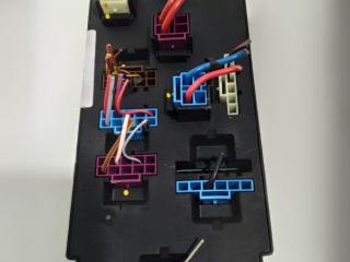 блок предохранителей Land Rover Range Rover Sport 2 поколение 2017, 3.0 л., дизель, АКПП, внедорожник 5 дв., HPLA14A073BB