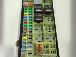 блок предохранителей Land Rover Range Rover Sport 2 поколение 2017, 3.0 л., дизель, АКПП, внедорожник 5 дв.