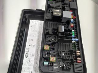 блок предохранителей Land Rover Range Rover Sport 2 поколение 2017, 3.0 л., дизель, АКПП, внедорожник 5 дв., HPLA14A073AB