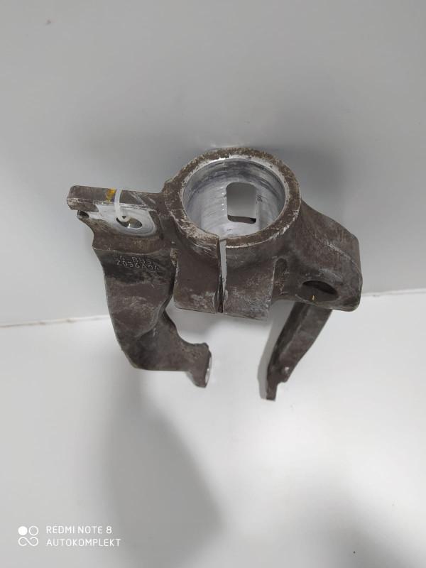 вилка амортизатора Land Rover Range Rover 4 поколение 2015, 3.0 л., дизель, АКПП, внедорожник 5 дв., CPLA3463AC - фото №1