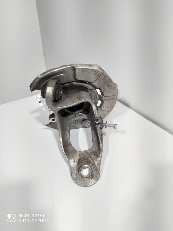 кулак задний правый BMW X6 F16 2018, 3.0 л., дизель, АКПП, внедорожник 5 дв., 33326879102 - фото №1