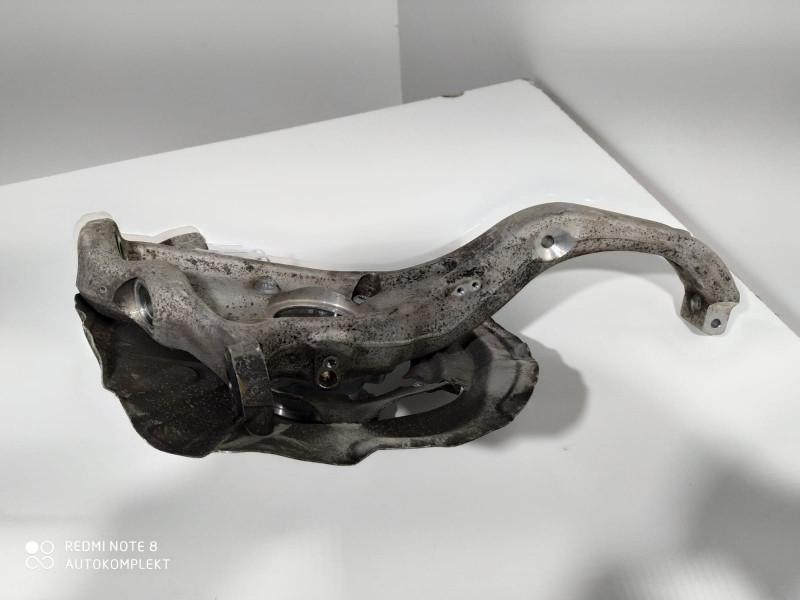 кулак поворотный левый BMW X6 F16 2018, 3.0 л., дизель, АКПП, внедорожник 5 дв., 31216869869 - фото №1